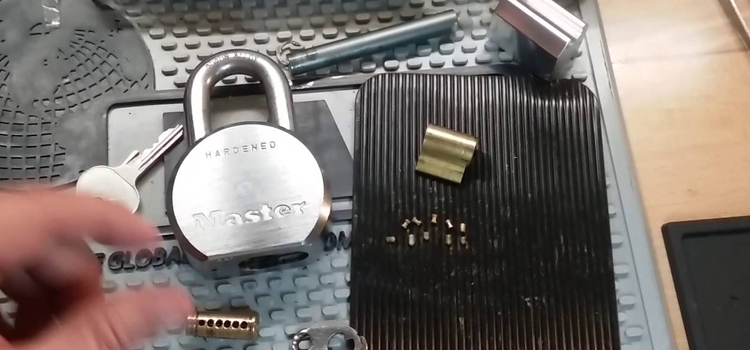 Rekey Master Lock in La Riviera
